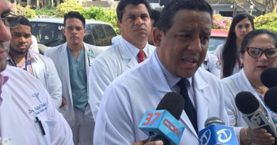ATENCIÓN: Presidente del CMD en Santiago niega versión de la paciente murió en hospital