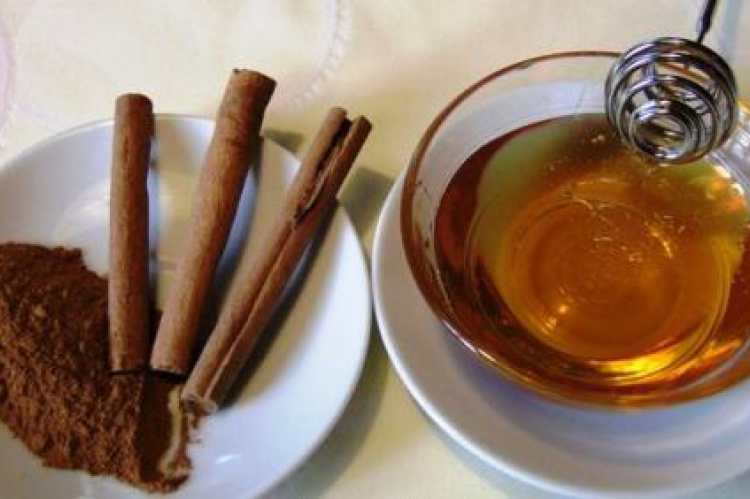 ATENCIÓN: La mezcla de canela y miel puede servir para tratar artritis, resfriados o afecciones de la piel.