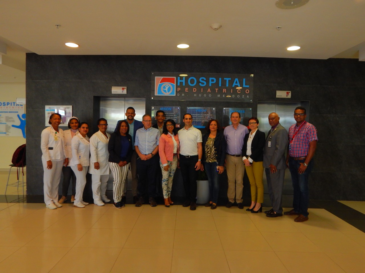Embajador de Israel visitó el hospital Hugo Mendoza