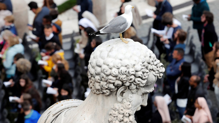 El Vaticano anuncia que el papa Francisco oficiará todas las misas de Pascua sin la presencia de fieles a causa del coronavirus