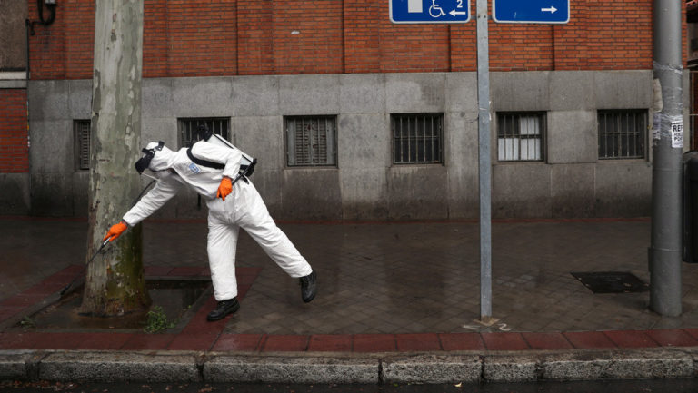 España supera las 2.600 muertes por coronavirus y registra casi 40.000 contagiados