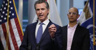 La mitad de California podría contraer COVID-19, según el gobernador