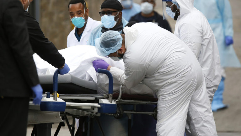 EE.UU. supera las 8.000 muertes y los 300.000 infectados por el coronavirus