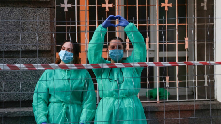 España registra 637 muertes en las últimas 24 horas, la cifra más baja desde el 24 de marzo