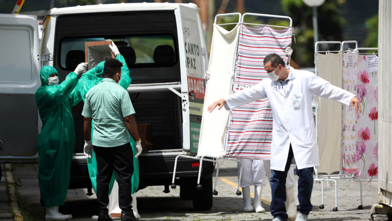 El número de fallecidos por coronavirus ya supera las 150.000 personas en todo el mundo