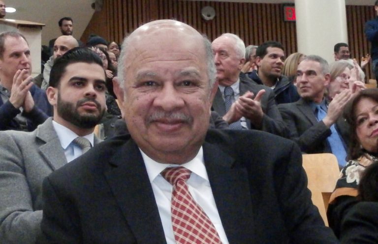 El doctor Lantigua afirma que jóvenes contagiaron viejos y critica fallo de políticos que permitió propagación de COVID -19 en Nueva York