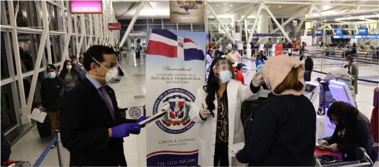 La prueba que se les hace a dominicanos varados en Estados Unidos antes de regresar a República Dominicana