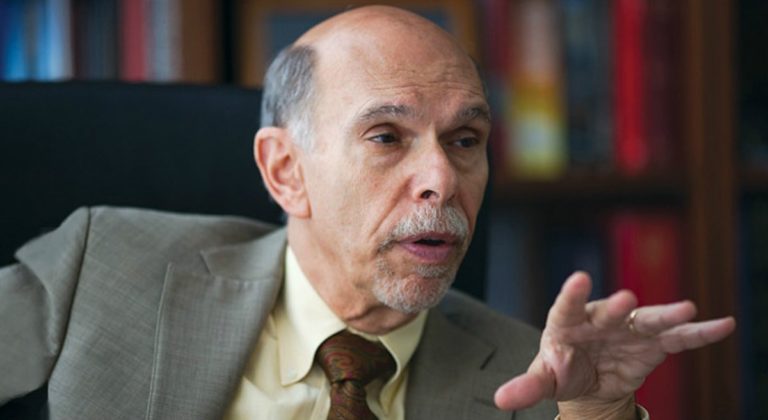 Presidente del hospital Mount Sinai en El Bronx se baja el sueldo de US$5.6 millones para aportar recursos contra el COVID - 19