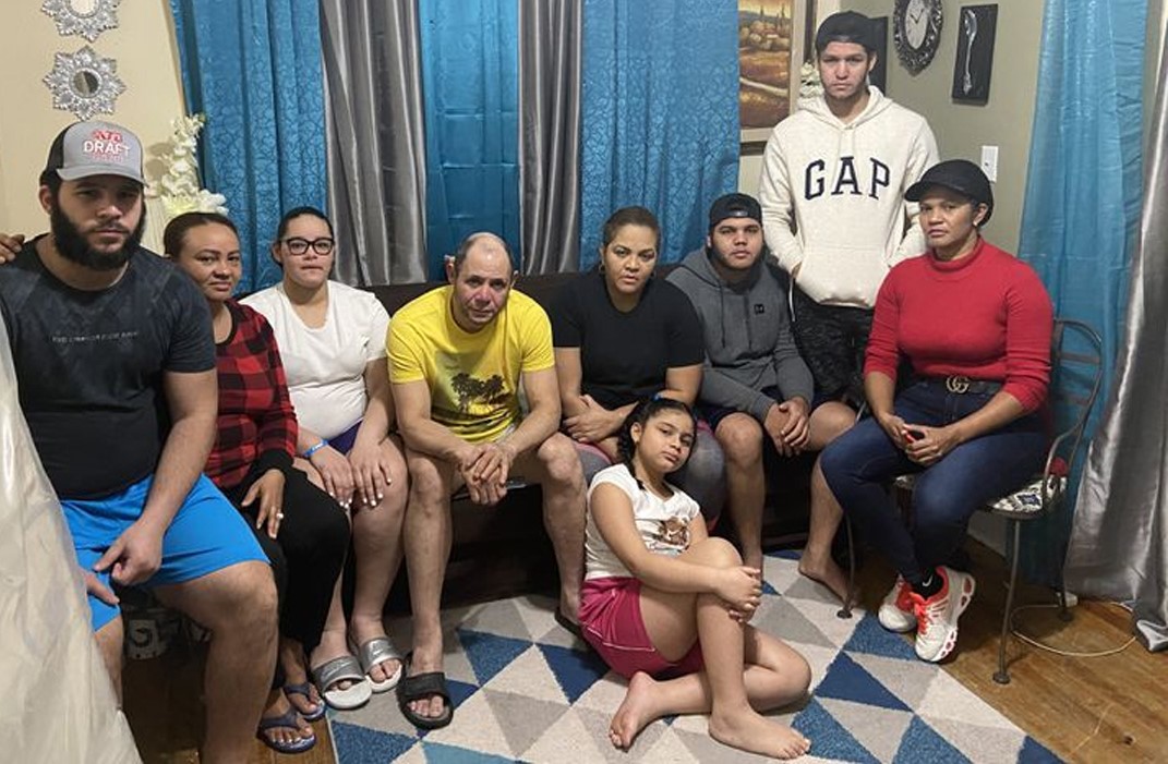 Varios dominicanos de una familia de 11 hacinada en apartamento se contagian con el COVID – 19