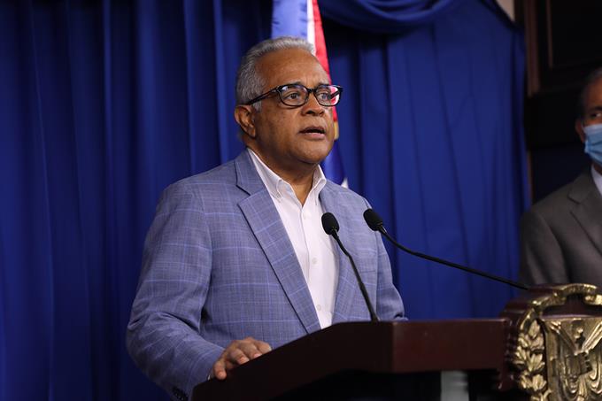 Ministro de Salud Pública niega que vayan a cerrar Gran Santo Domingo