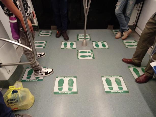 Día dos: El silencio que reina en los vagones del metro
