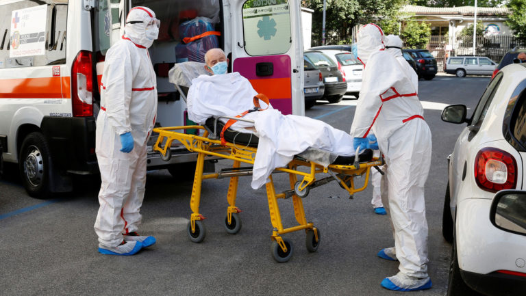 Las muertes por covid-19 superan las 250.000 en todo el mundo