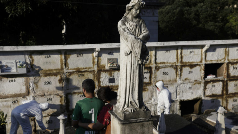 Brasil suma 13.000 nuevos casos de coronavirus en un día y se convierte en el tercer país con más contagiados en el mundo
