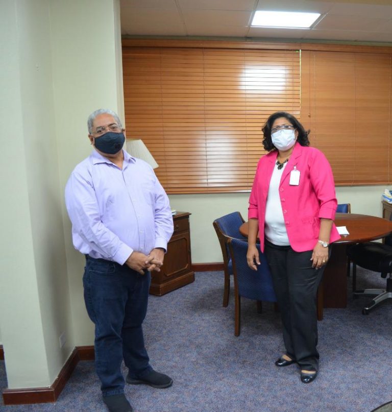 Director SNS y presidenta CODOPENF acuerdan acciones a favor de