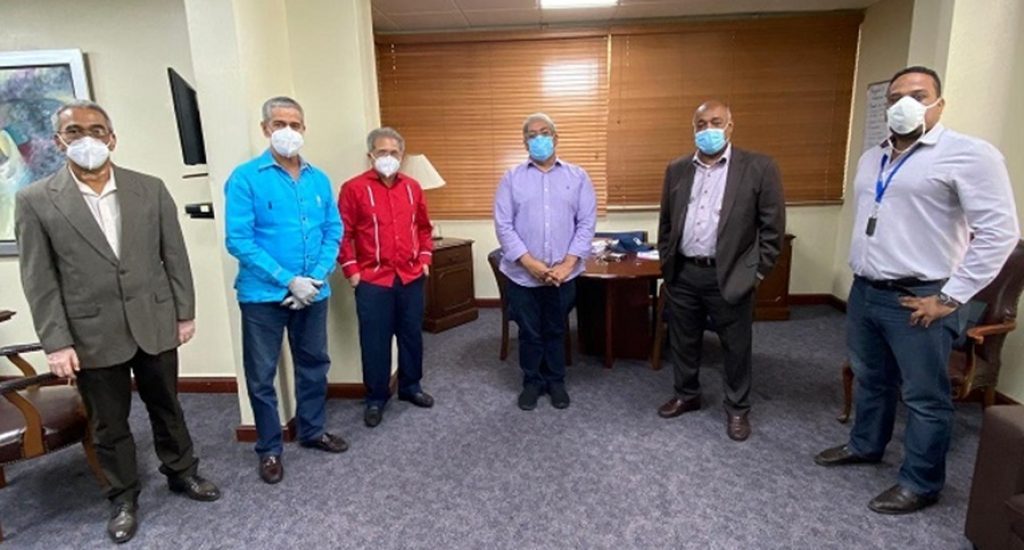 SNS se compromete con el CMD al pago de incentivos por COVID-19 a médicos faltantes