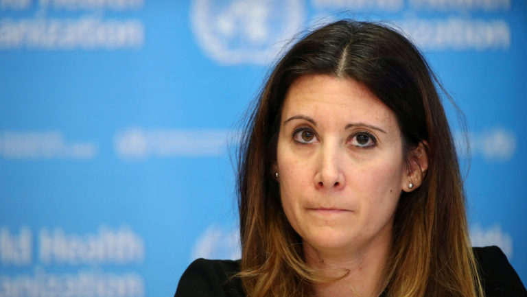 La OMS califica de "malentendido" su afirmación sobre que es "muy raro" que los asintomáticos transmitan la enfermedad causada por el covid-19.