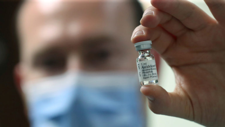 La OMS celebra el hallazgo de un viejo fármaco que cuesta 6 dólares como tratamiento exitoso para pacientes críticos de covid-19