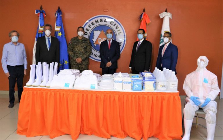 Unión Europea dona equipos de protección a Defensa Civil para frenar Covid-19