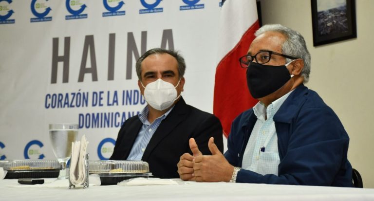 Ministro de Salud advierte sobre riesgo de conglomerado en mesas electorales
