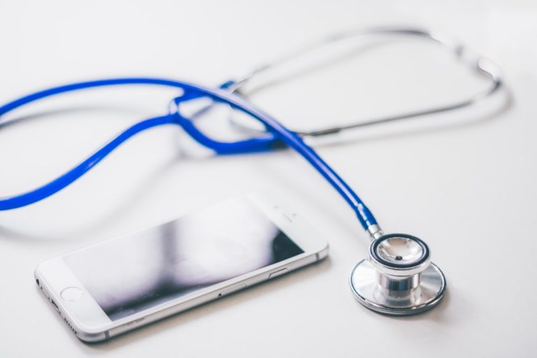 Telemedicina y atención de salud durante la pandemia de COVID-19