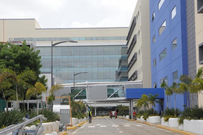 La ciudad sanitaria Luis Eduardo Aybar, cerrada, a la espera de inauguración, en medio de la pandemia