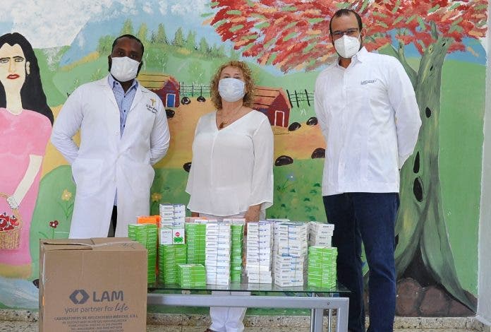 Laboratorios LAM dona fármacos al Hospital Padre Billini