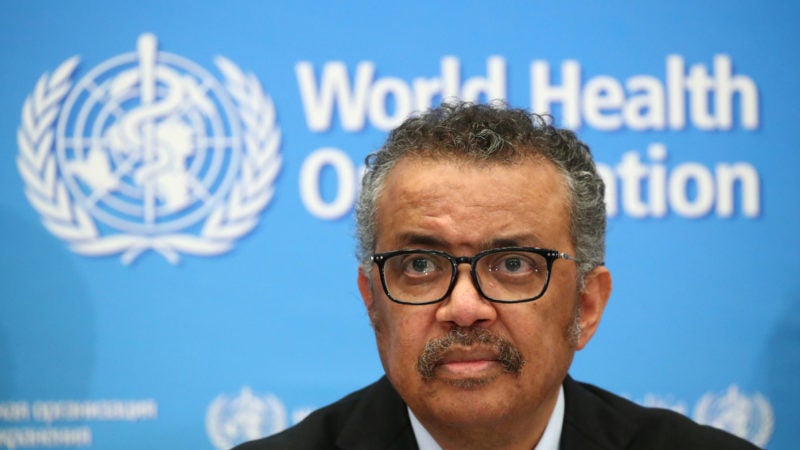 La Organización Mundial de la Salud afirma COVID-19 mantendrá el mundo en alerta hasta octubre
