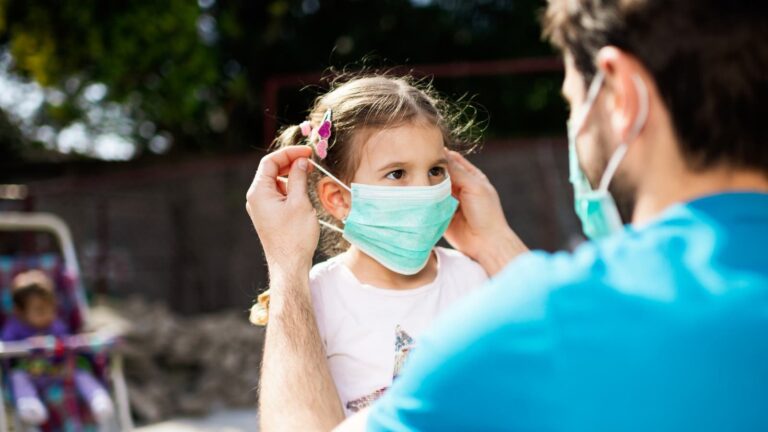 Niños pueden tener anticuerpos de la covid-19 y virus en