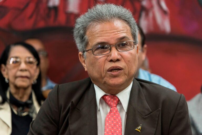 Presidente del CMD rechaza variarción horario toque queda