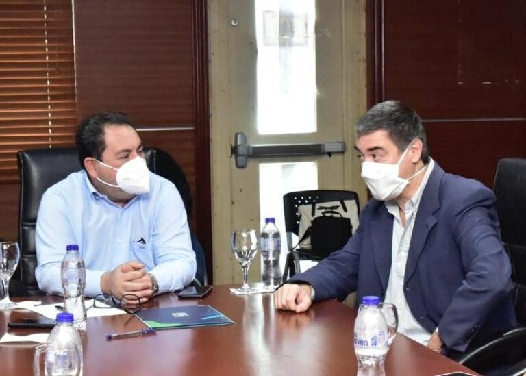 Director SNS recibe nuevo representante OPS/OMS en RD – Servicio
