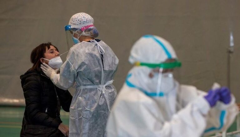 España exigirá prueba PCR negativa a viajeros procedentes de países