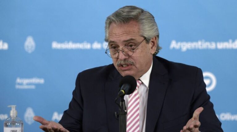 Presidente de Argentina anuncia fin del confinamiento por coronavirus