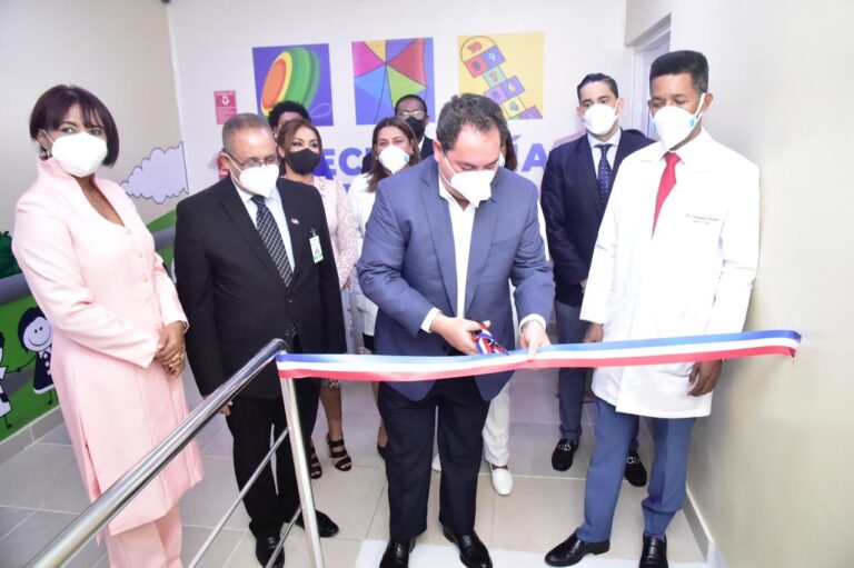 SNS pone en funcionamiento moderna área COVID-19 en hospital Robert