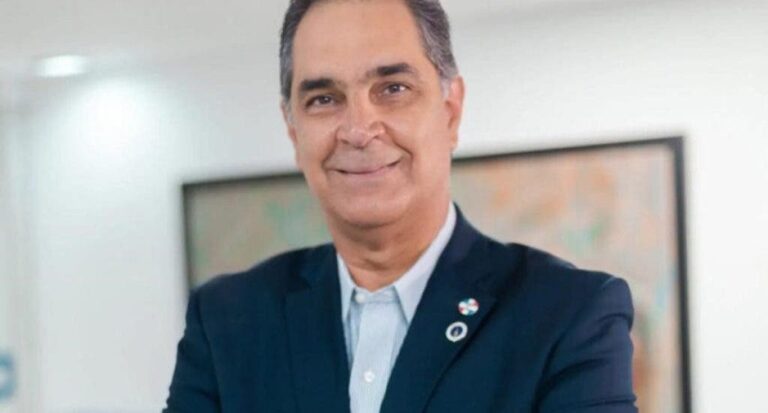 Director del Senasa garantiza seguro salud a los desempleados por pandemia