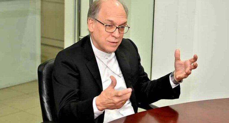 Monseñor Víctor Masalles lamenta Abinader apoye causales del aborto