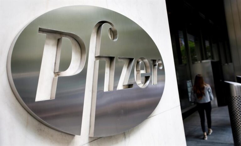 Pfizer recorta las dosis de la vacuna anticovid que espera