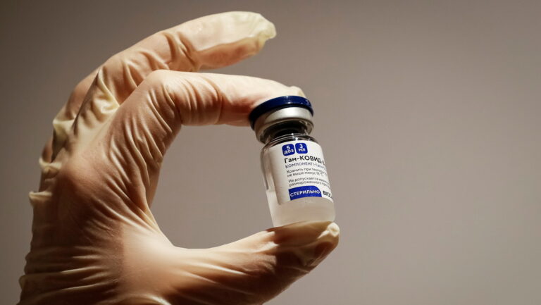 Anuncian que la eficacia inmunológica de la vacuna rusa contra el coronavirus EpiVacCorona es del 100 %