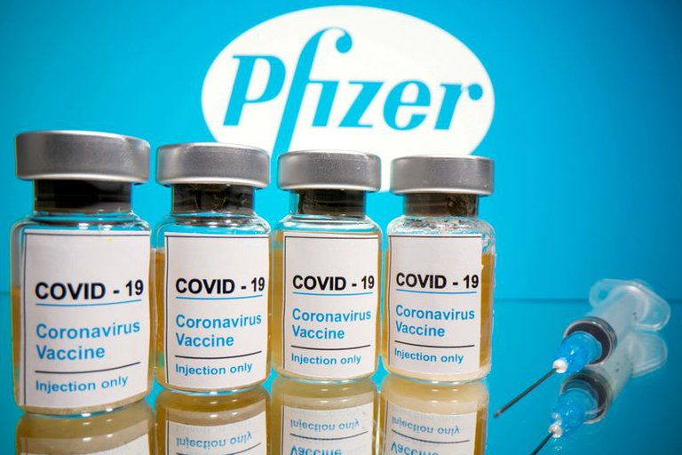 Pfizer anunció que su vacuna es eficaz contra la variante británica del coronavirus