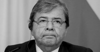 Falleció el ministro de Defensa de Colombia, Carlos Holmes Trujillo, tras varios días de complicaciones por covid-19