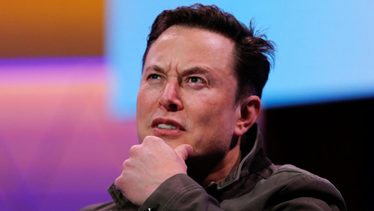 Elon Musk analiza la inmunidad frente al COVID-19 de los