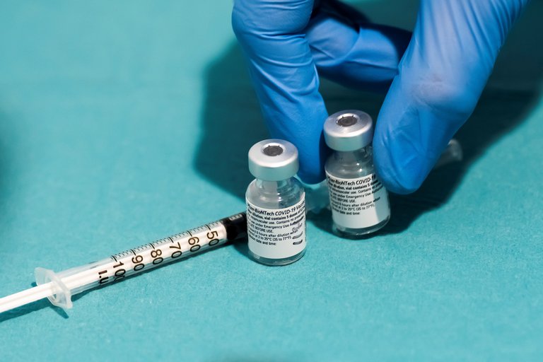 Perú firmó un acuerdo con Pfizer para la compra de 20 millones de vacunas contra el COVID-19