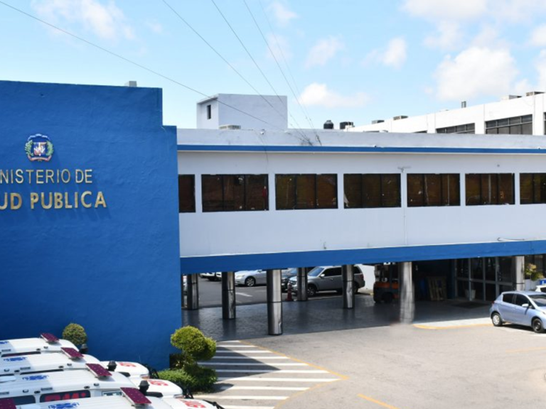 Salud Pública reporta hoy 686 nuevos casos y notifica 15