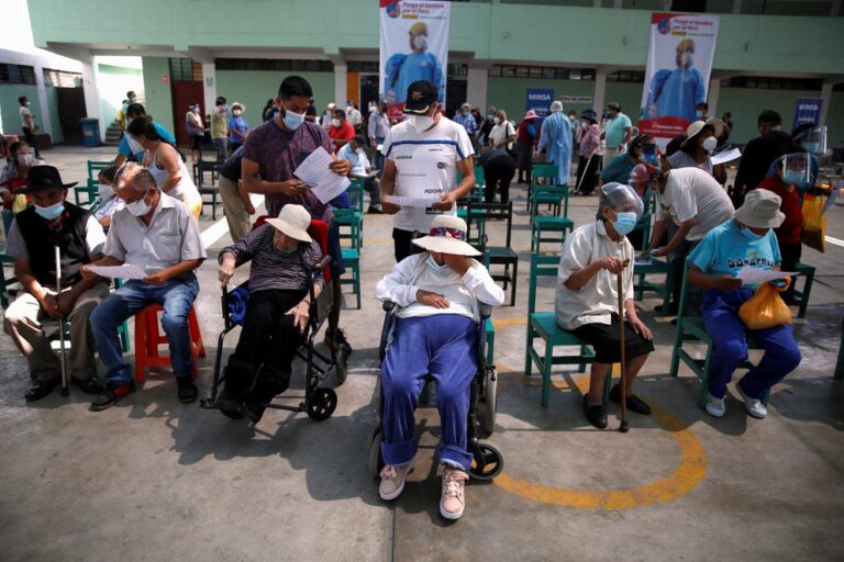 Perú advirtió que se encuentra en “la parte más alta” de la segunda ola de COVID-19