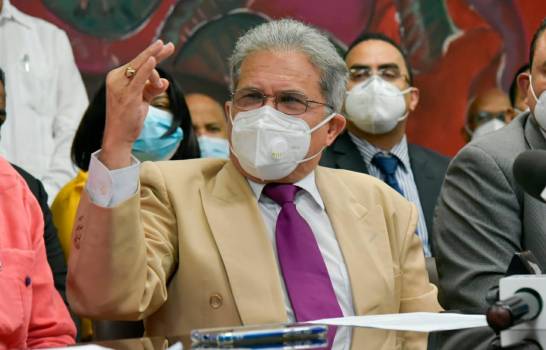 El CMD y 53 sociedades médicas amenazan con paralizar servicios a afiliados