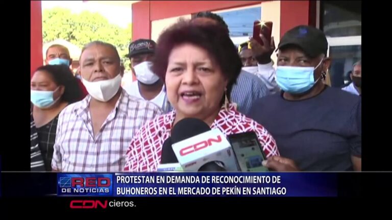 Continúa jornada de vacunación contra COVID-19 a envejecientes en Santiago