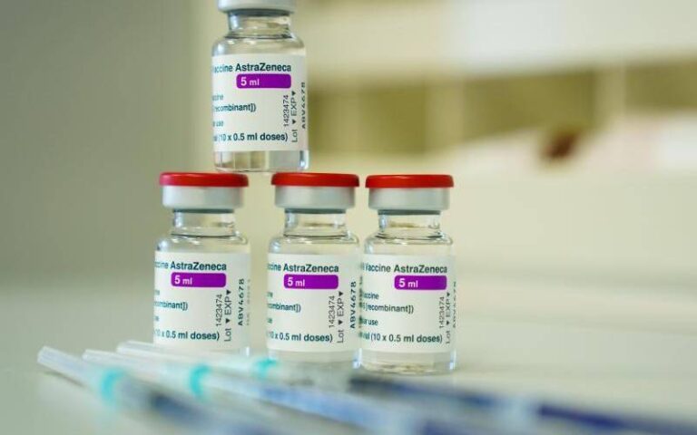 Las vacunas contra la astrazeneca deben comenzar de nuevo