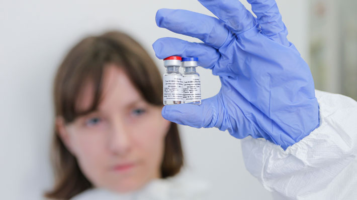 EE.UU. supera las 100 millones de dosis de vacunas administradas contra el covid-19
