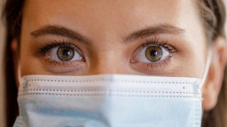 ¿podemos contraer covid-19 a través de los ojos?