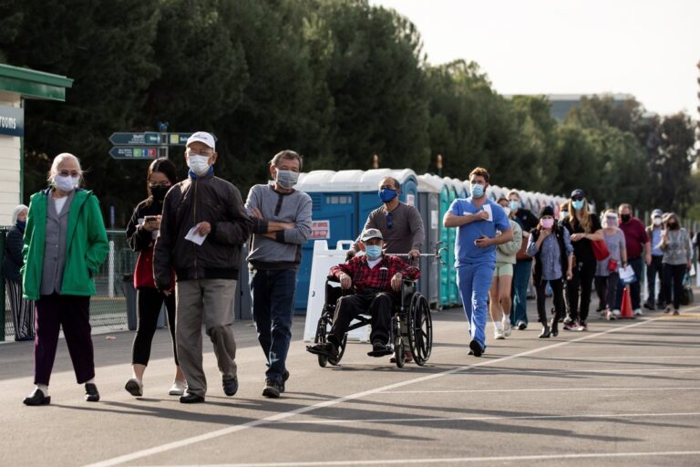 COVID-19: Estados Unidos ya logró vacunar con al menos una dosis a 100 millones de personas