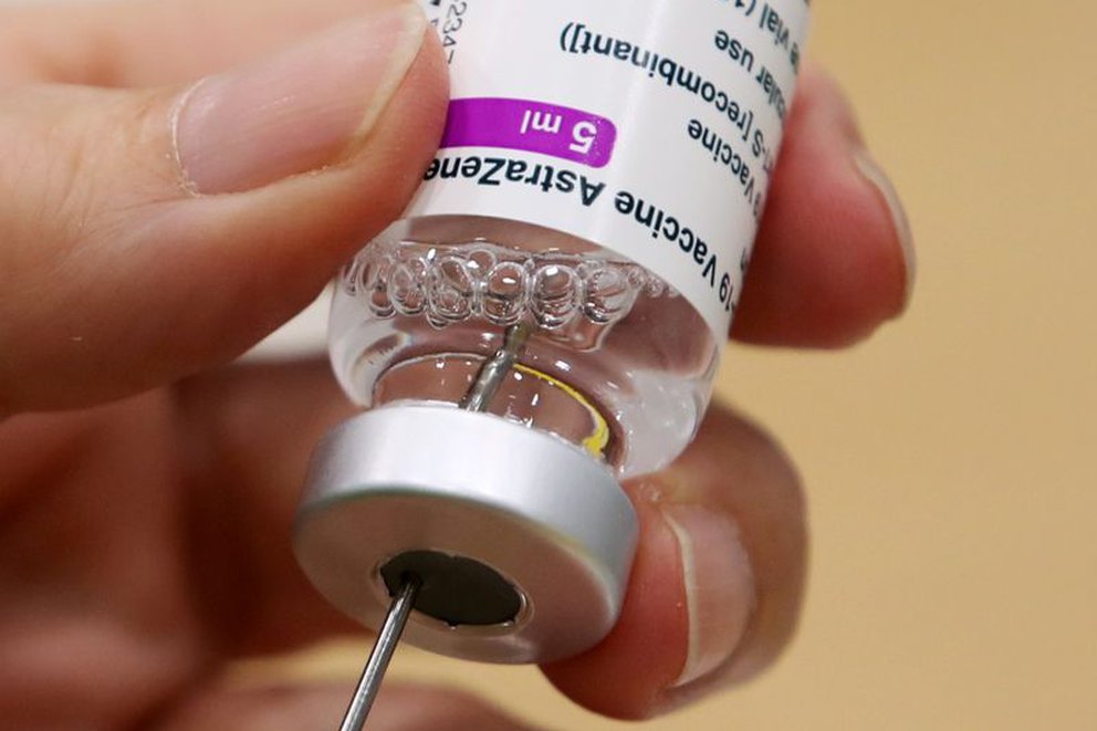 El Reino Unido identificó 30 casos raros de coágulos sobre más de 18 millones de vacunas de AstraZeneca aplicadas
